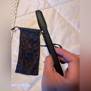 LOOPY CASE. MIDNIGHT LEOPARD MATTE & GLOSS